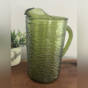 Vintage Anchor Hocking textured SORENO Avocado Green 64 Oz PITCHER Jug bark